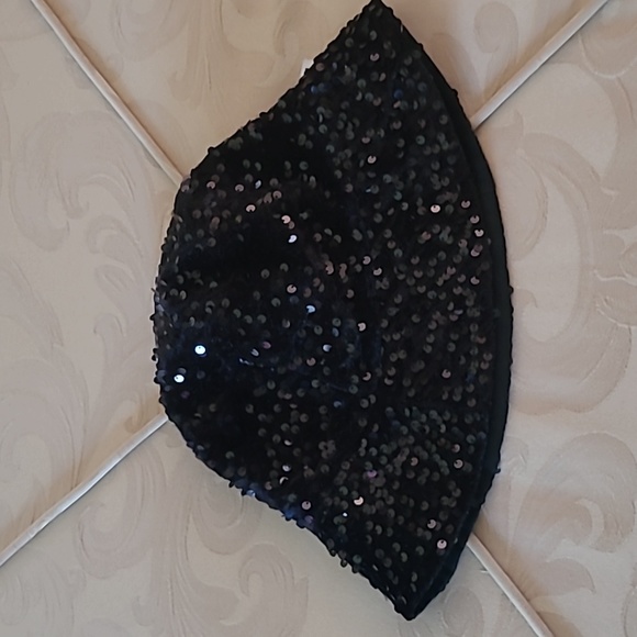 Marcus Adler sequin hat - Picture 8 of 8